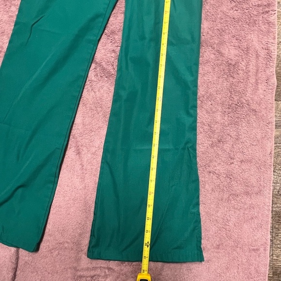 “SET” top and pants Cherokee. New with out tags 🏷️ - Picture 3 of 15